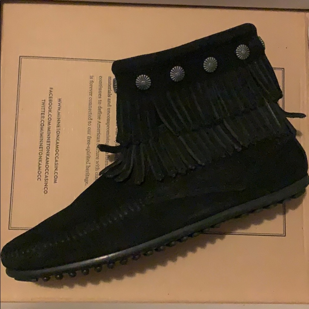 Minnetonka Double Fringe Black Boot
